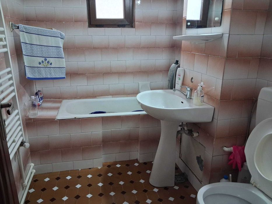 Vanzare apartament 3 camere, decomandat, parter, 65mp