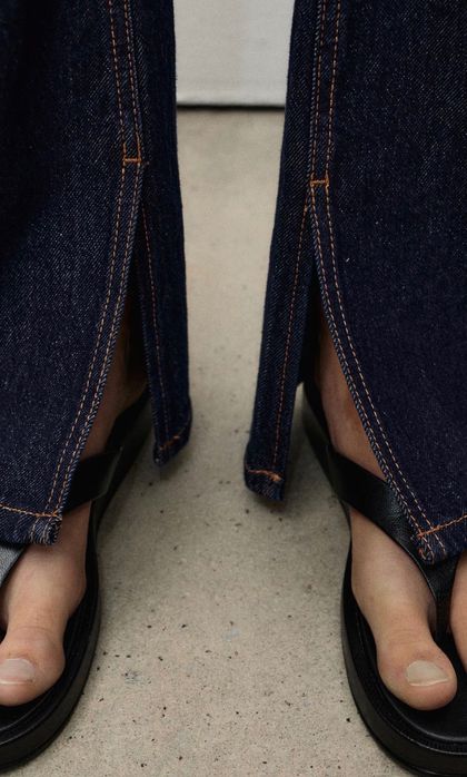 Дънки чисто нови