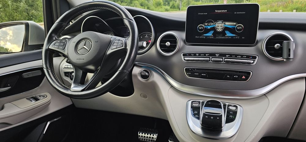 Inchiriere microbuz Mercedes V Class 7+1 8+1