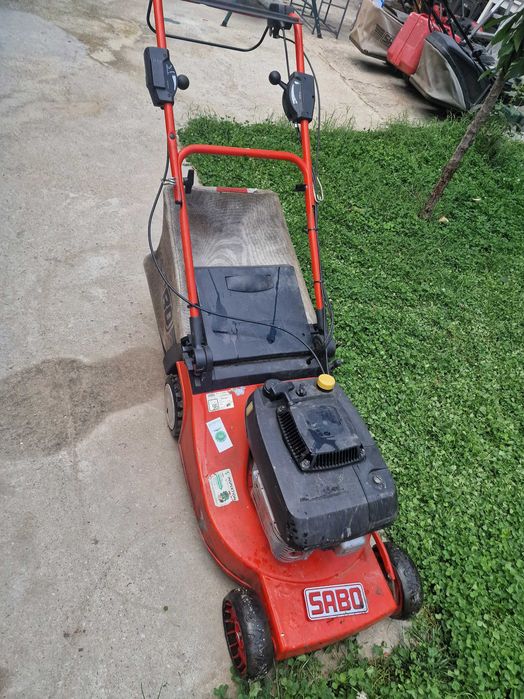 Masina de tuns iarba pe benzina SABO Motor KAWASAKI 5CP Tractiune+COS
