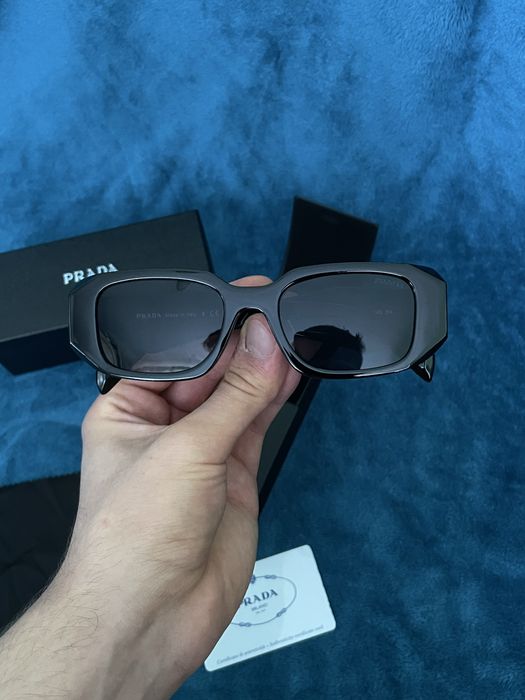 Ochelari de soare prada