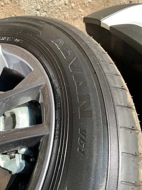 Гуми Yokohama Advan V61, летни, размер 225х60x17, с Dot 33/25