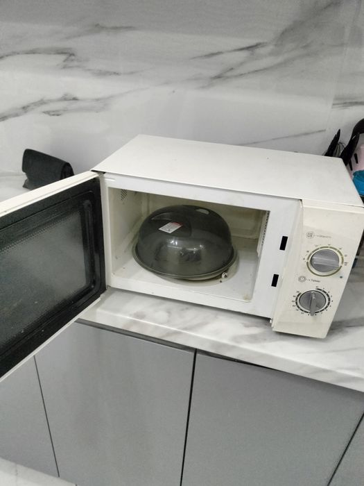 Продам бытовую технику телевизор