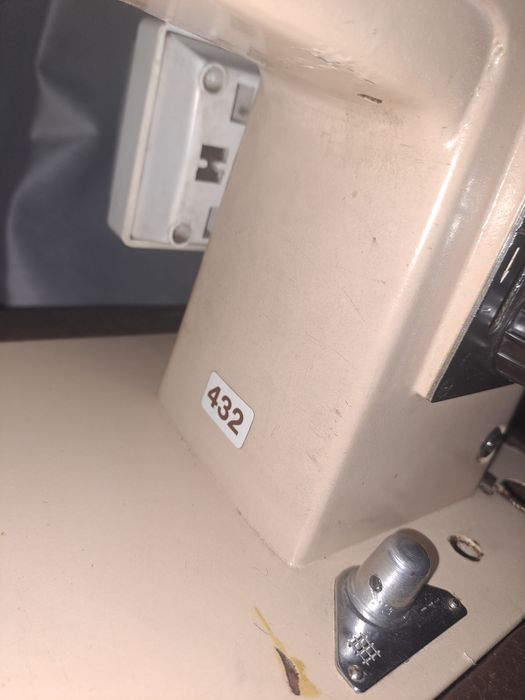 Продам швейную машинку