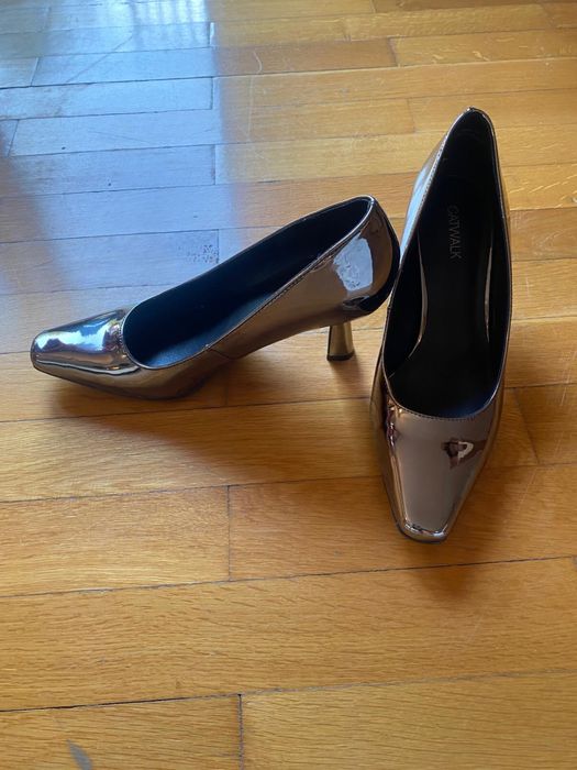 Pantofi eleganti argintii