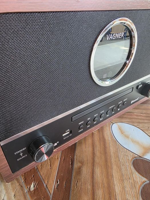 Vând radio cu bluetooth,stick,mp3