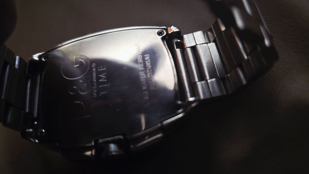 Dolce & Gabbana Time като нов без забележки