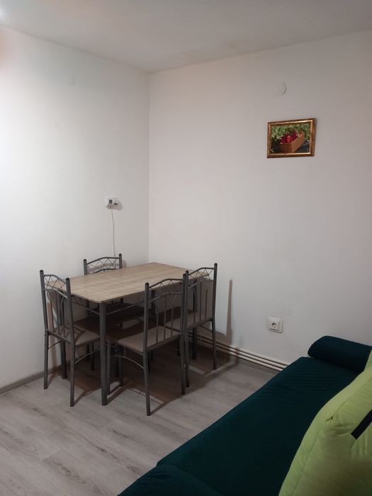 Titlu : Închiriez garsoniera vizavi de spitalul judetean