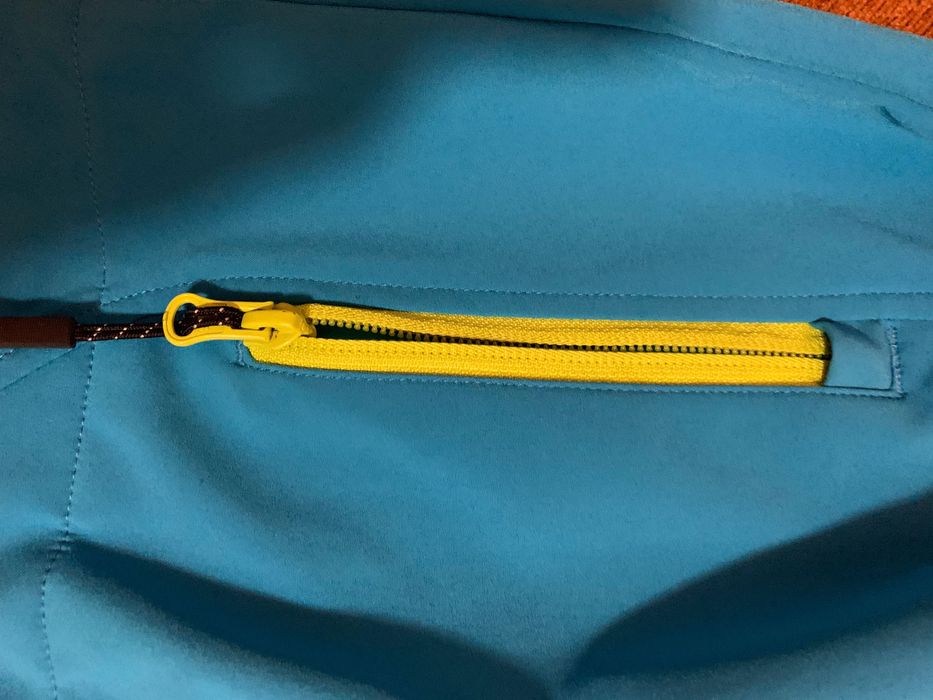 Детско яке/ ветровка 140 см