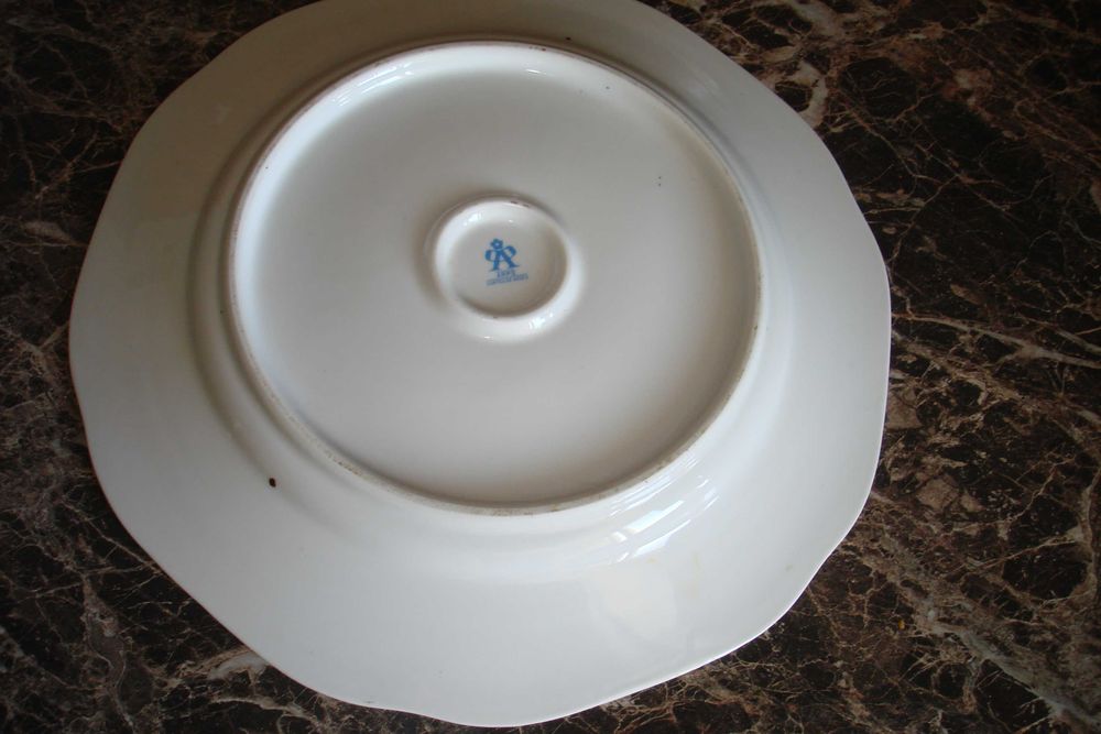 Set 6 boluri si două platouri portelan