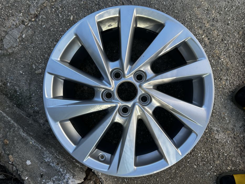 Jantă r 17.toyota camry.