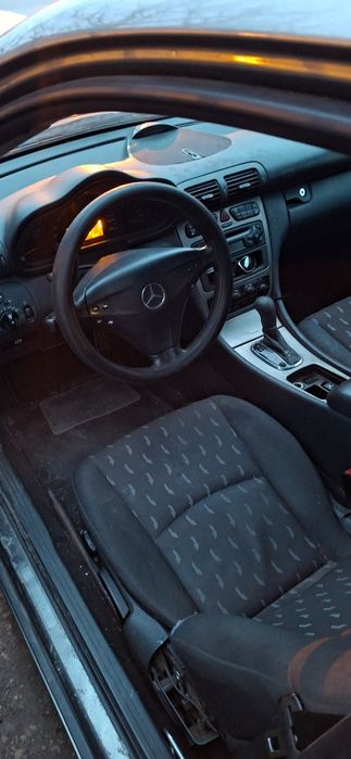 Продава се Мерцедес С-200