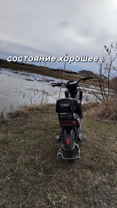 продам электровелосипед-скутер шлем в подарок