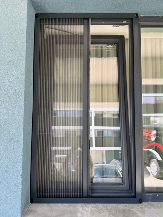 Montaj profesional pentru rulouri exterioare și plase de țânțari facute la comanda
