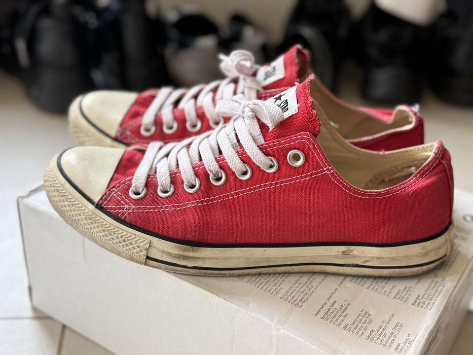Vând incaltaminte Converse