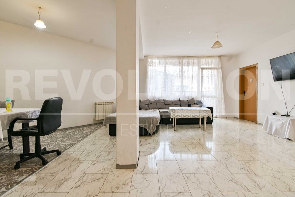 Продава се Тристаен апартамент в София, Надежда 2 - 130 кв.м за 2405 €/кв.м - Снимка #2