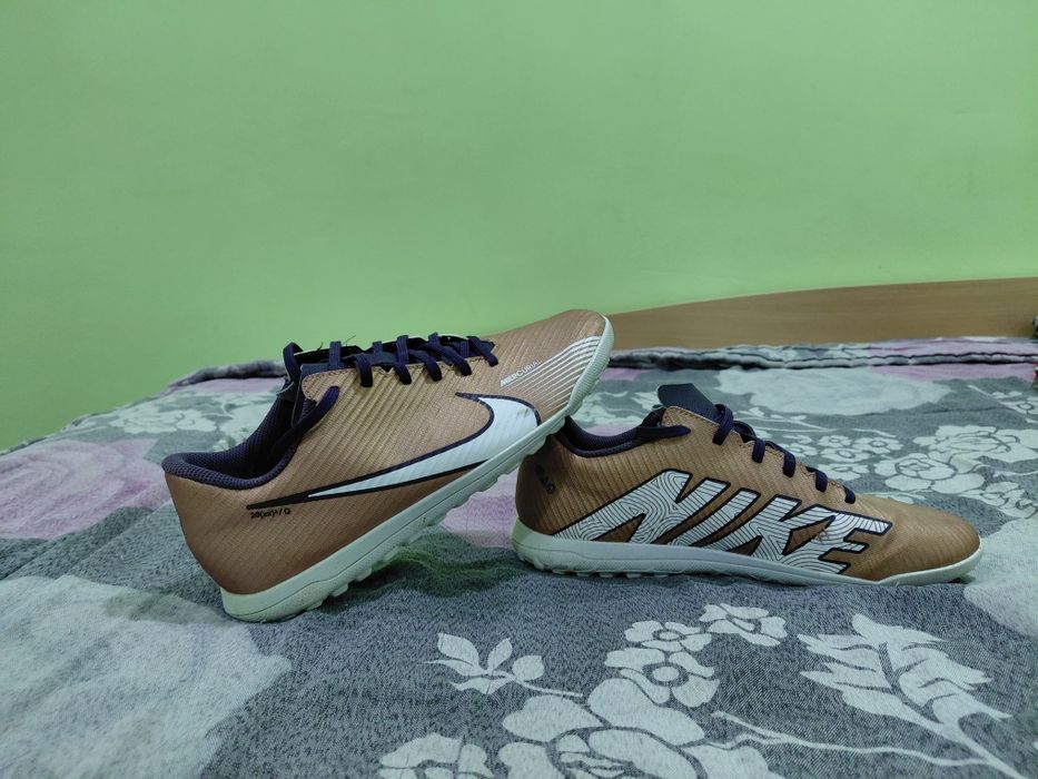 Стоножки Nike Mercurial Vapor 15 Club TF in the Metallic Copper colorway.