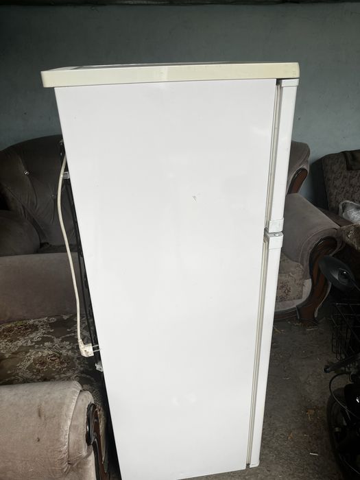 Холодильник рабочий б/у