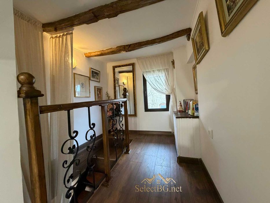 Реновирана къща в близко село до Велико Търново