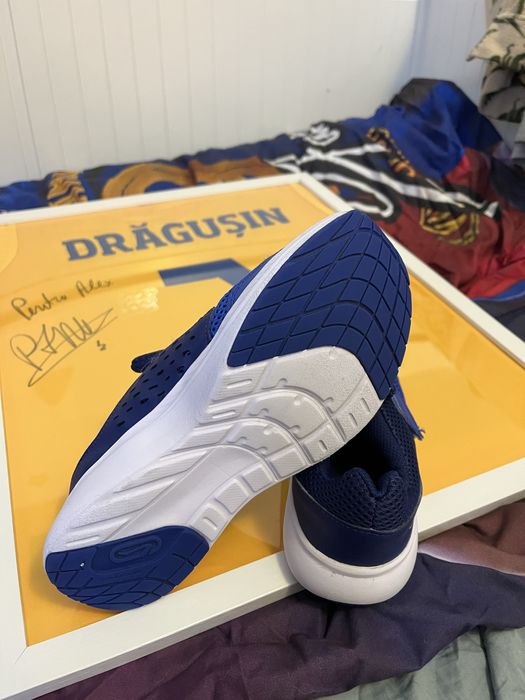 Adidasi Decathlon marimea 34