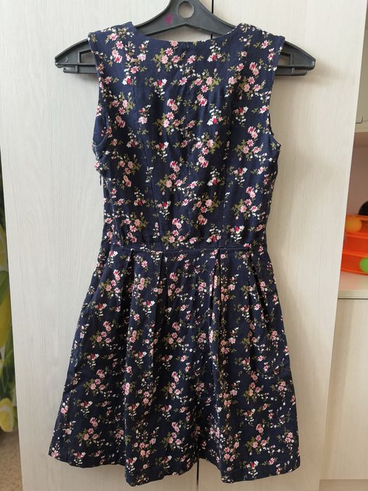 Платья продам недорого