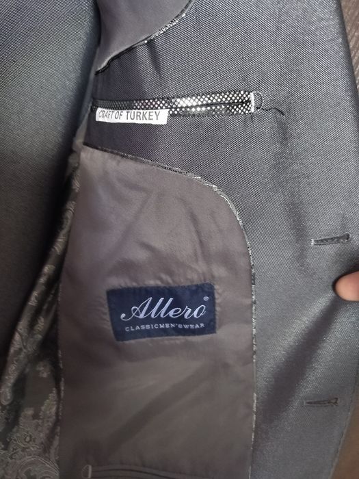 На парня костюм  двойка  46 размер .