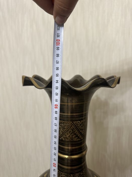 Latunniy vaza Indiyskiy