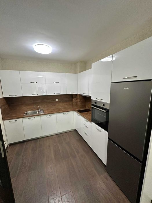 Дава се под наем Двустаен апартамент в Пловдив, Гагарин - 80 кв.м за 498.27 € - Снимка #2