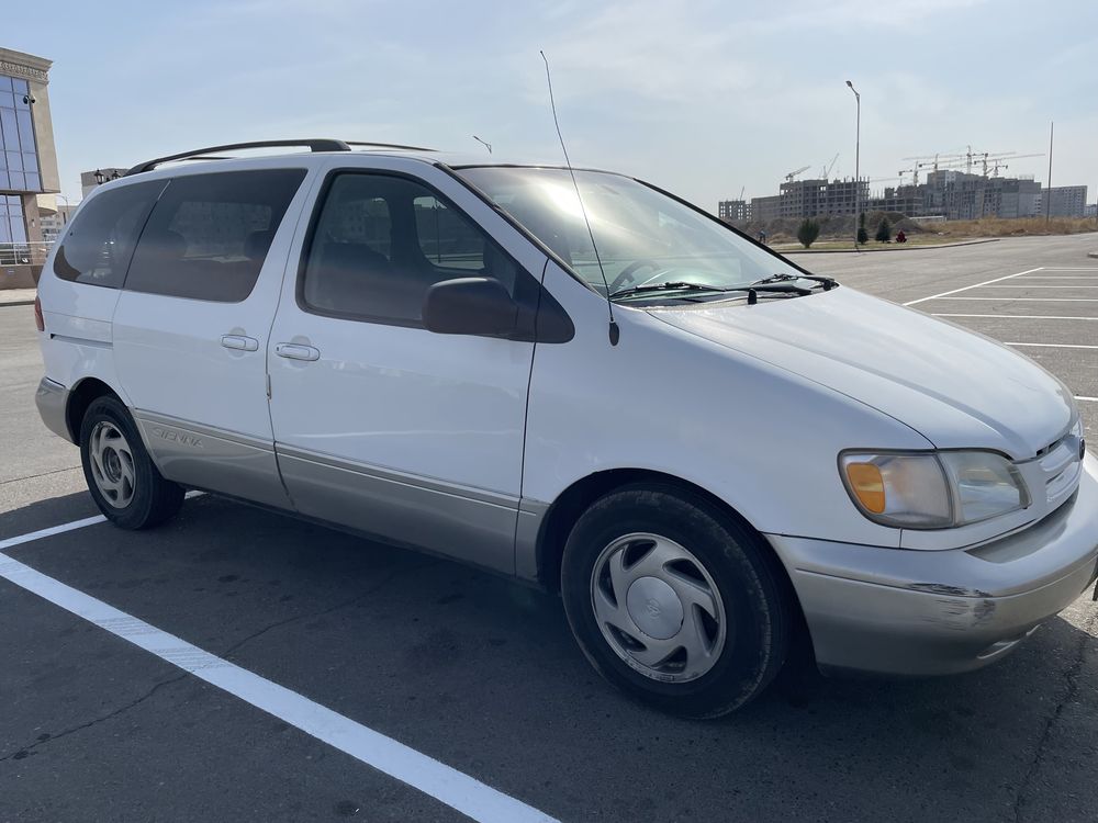 Toyota Sienna 1997