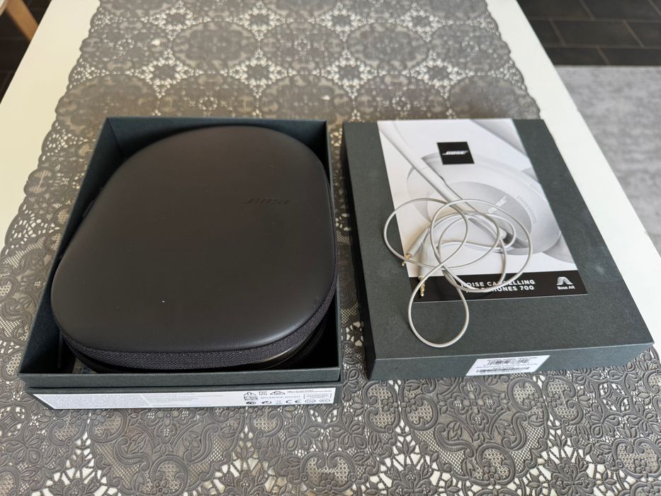 Bose noise 700 top