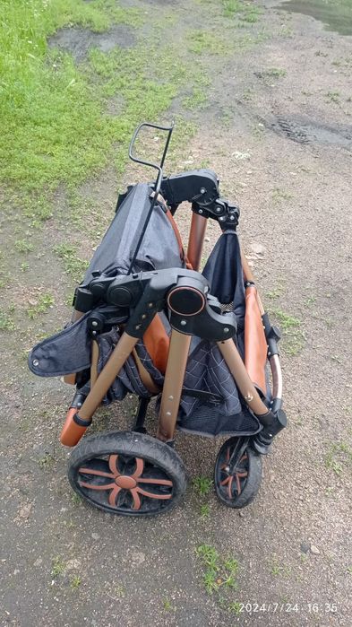 Детская коляска с Авто креслом 3в1.