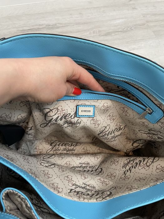 Vand geanta Guess in stare impecabila, ca noua