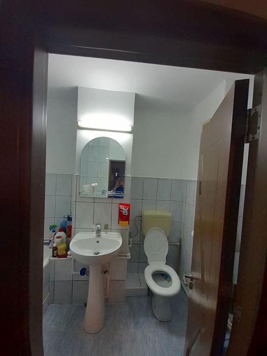 Vând garsonieră decomandată, 37 mp utili