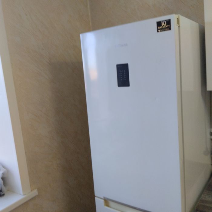 Холодильник Samsung