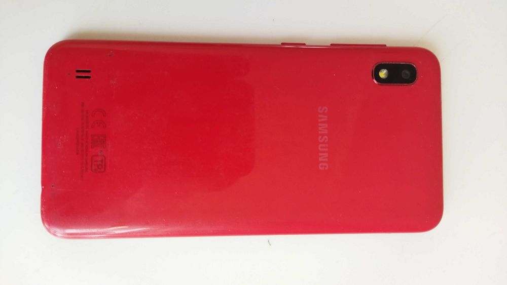 Ноутбук LENOVO продам.Самсунг А10.