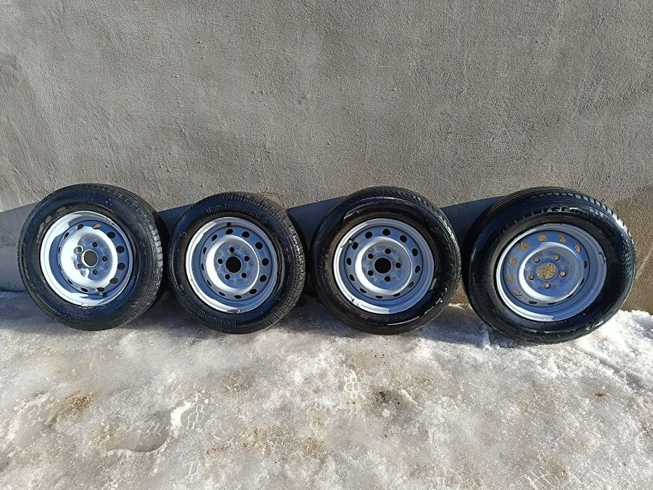 Продам летние шины с дисками торг есть