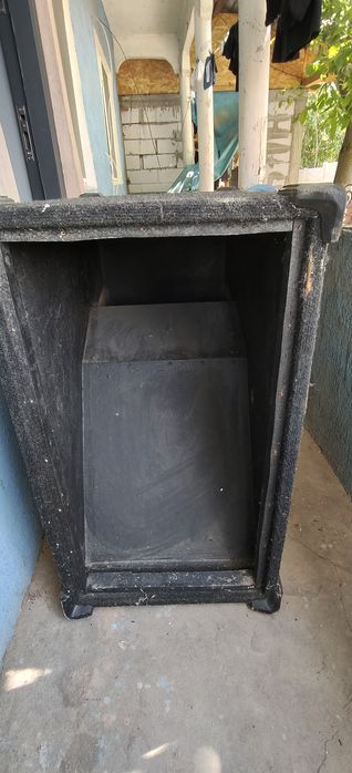 Boxe și amplificatoare