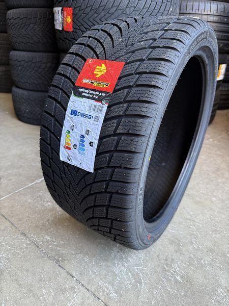 255/35/19 MOMO 4бр