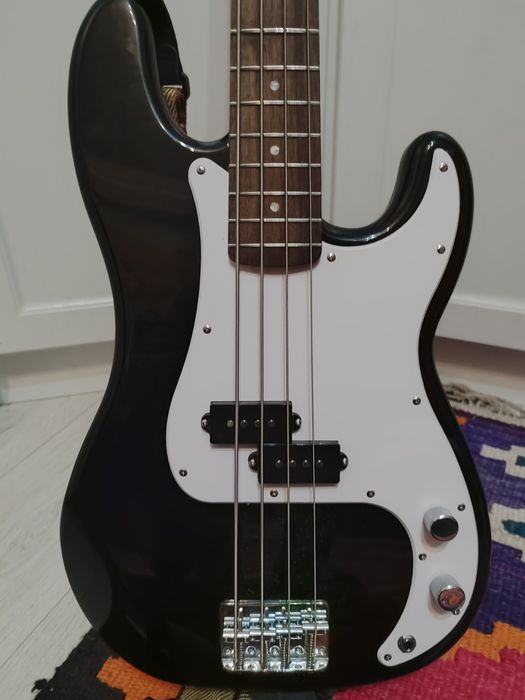 Precision Bass Squier