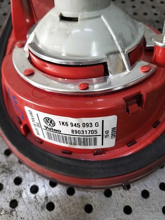 Stop tripla lampa stanga haion vw golf 5 1k hatchback 1k6945093g 89031705