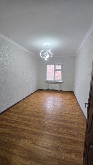 Сергили Янги Хаёт тумани 8худуд 2 хона 3 хона килинган кв сотилади