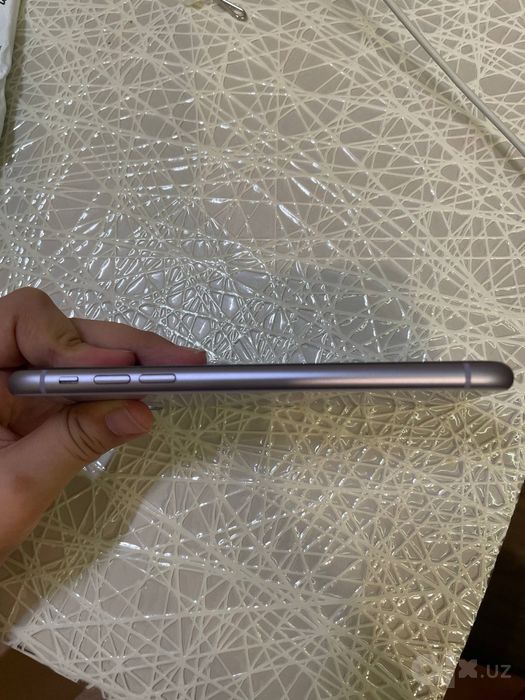 iPhone 11 — 128 GB