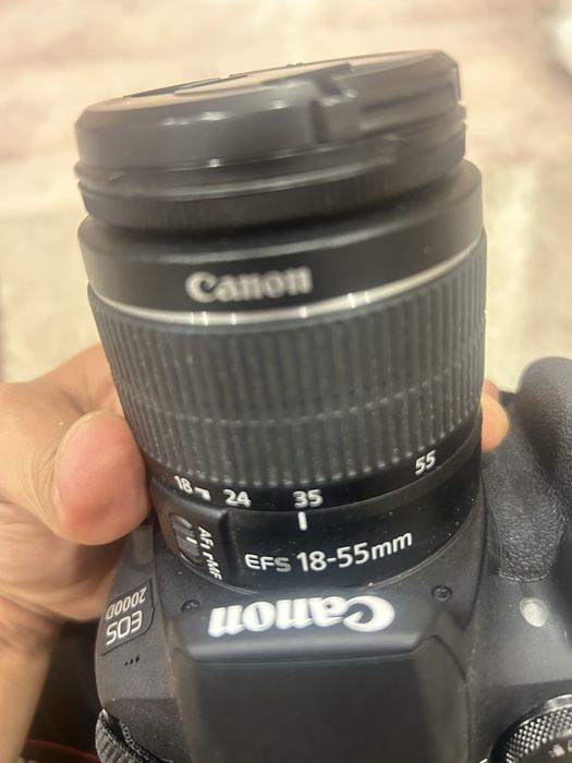 Продается фотоапарат canon 2000D