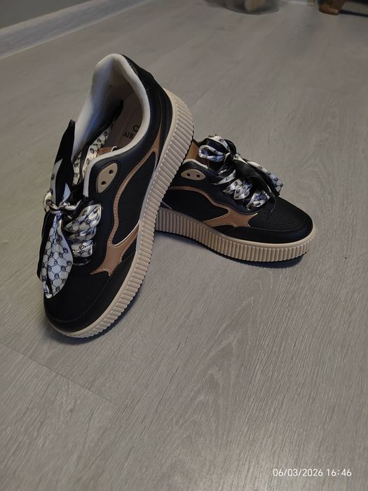 Дамски спотрно елегантни обувки