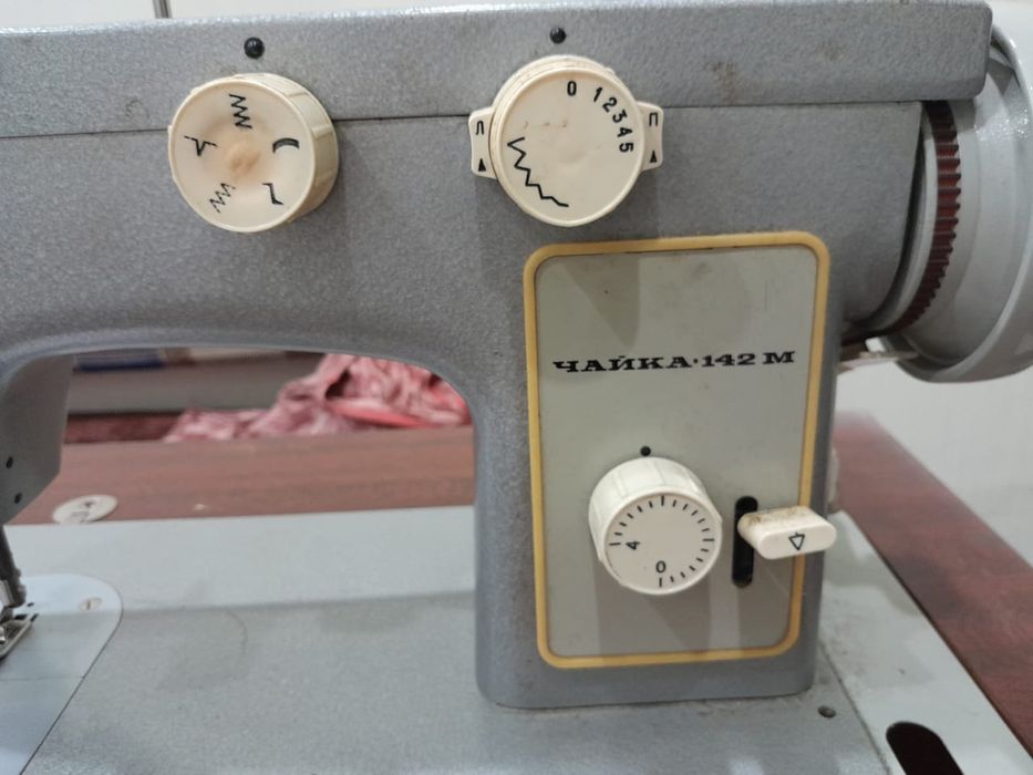 Швейная машинка Чайка 142М
