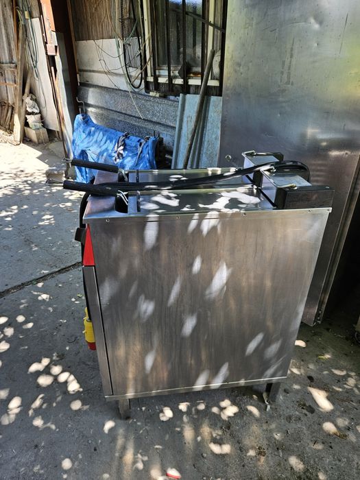 Фритюрник на база професионален на ток трифазен 2х12 литра втора употр