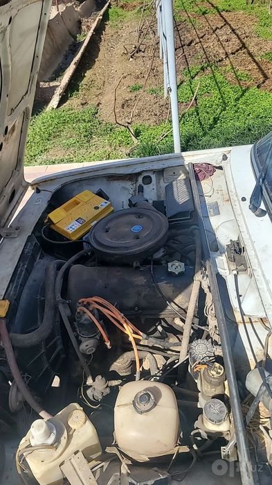 juguli vaz2105  lada 1999yil 07 mator  abmenam  bor matizga