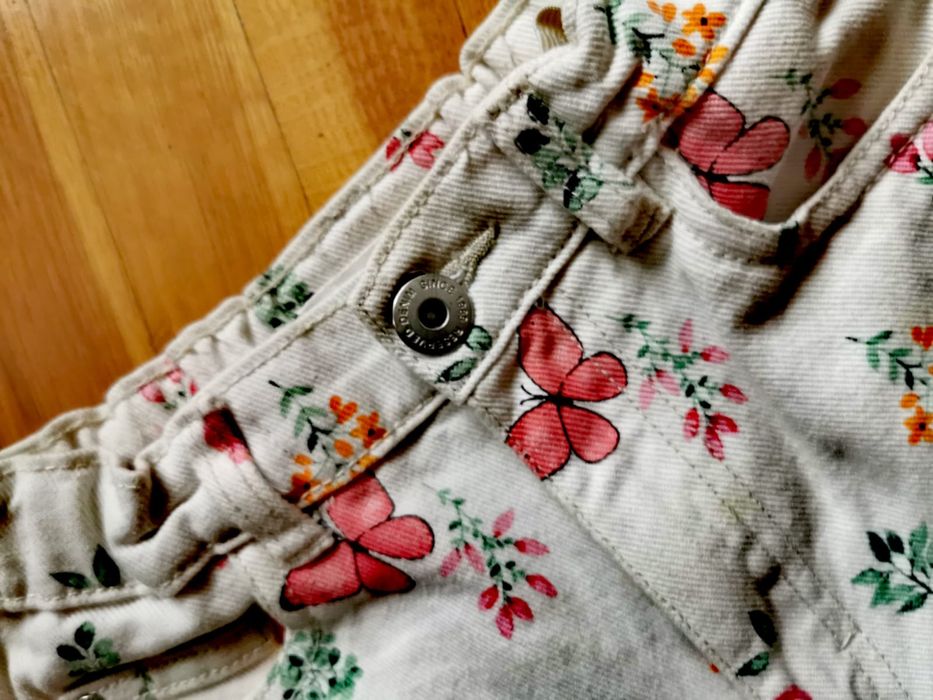 Широки дънки за момиче RESERVED