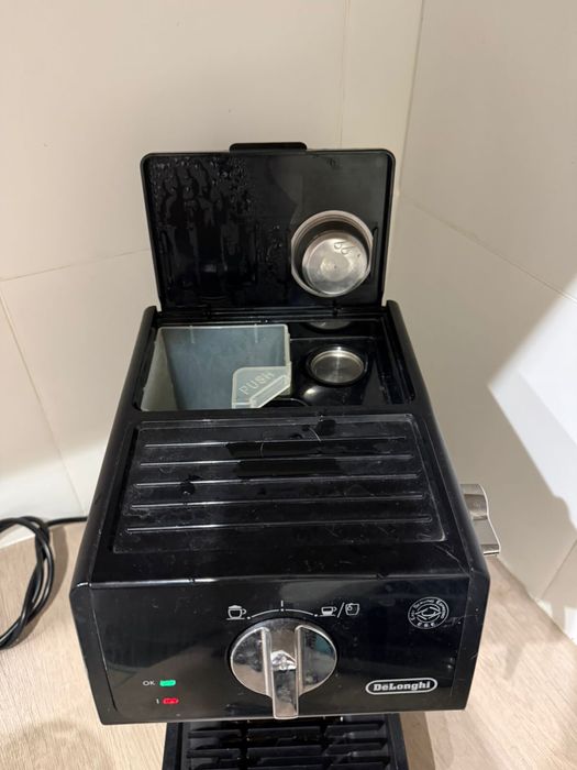 Кофеварка Delonghi