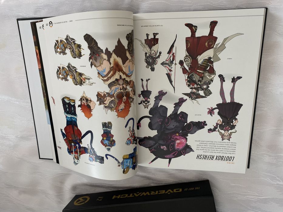 Колекционерска книга от видео игра Overwatch лимитирана серия,